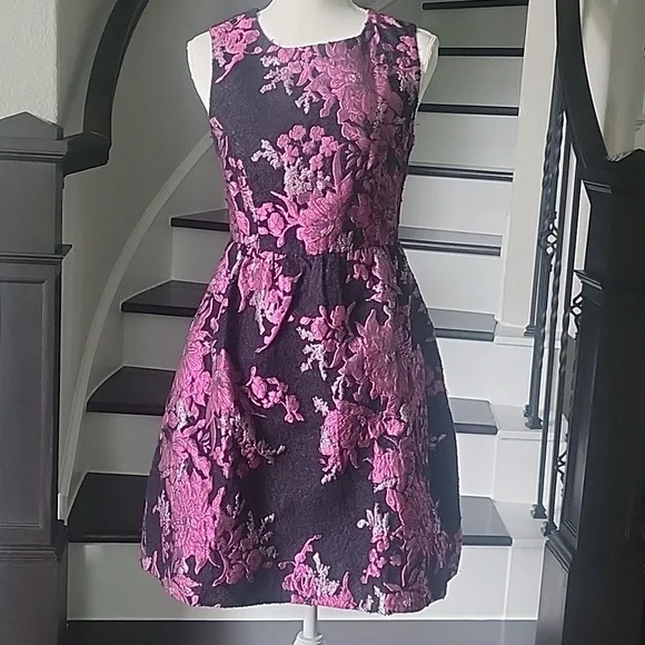 Floral Dress - Picture 7 of 9